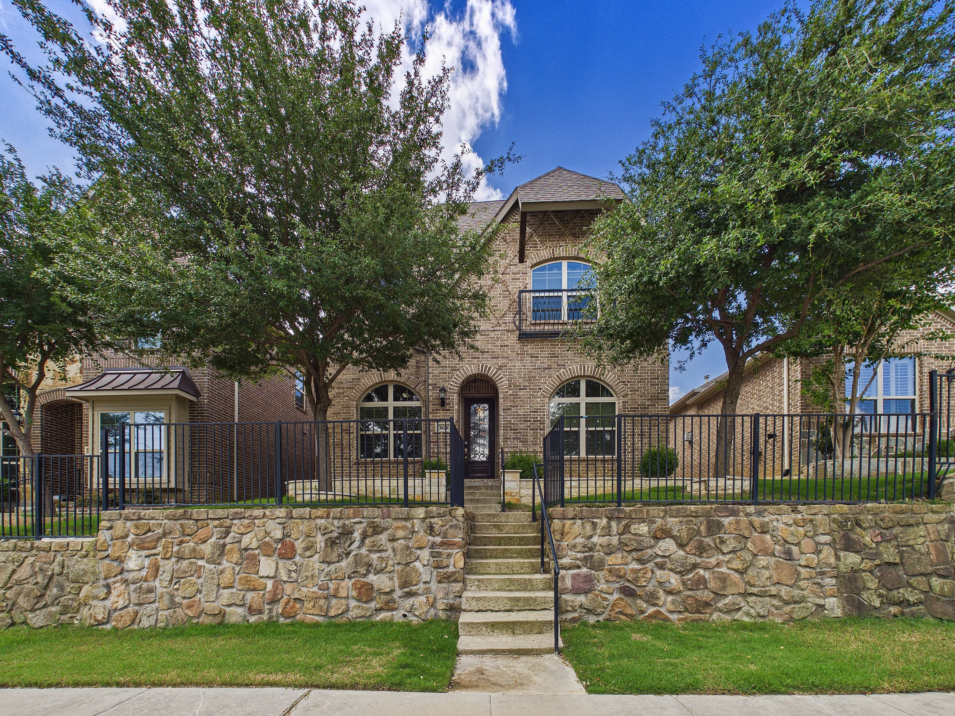 3626 Crosby Street, Irving by day